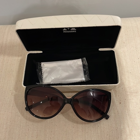 Missoni Sunglasses - Picture 10 of 12